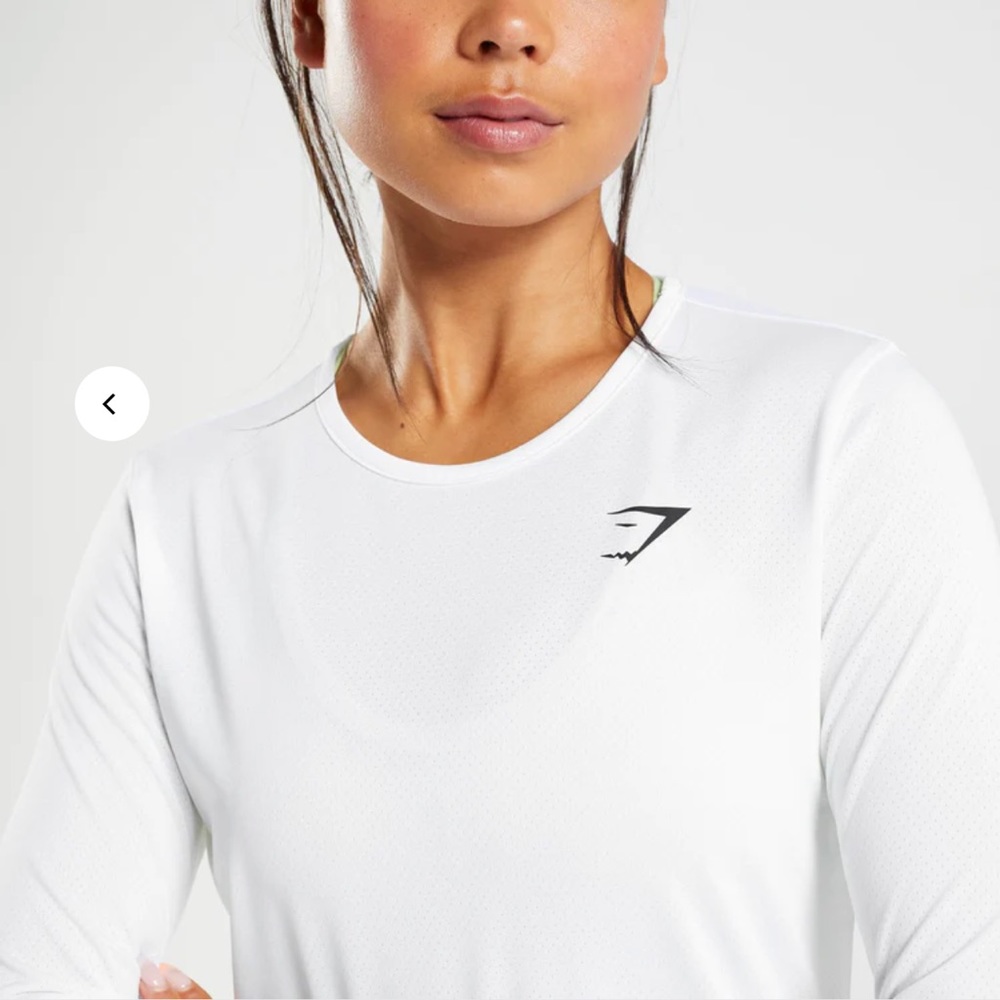 White gymshark shirt